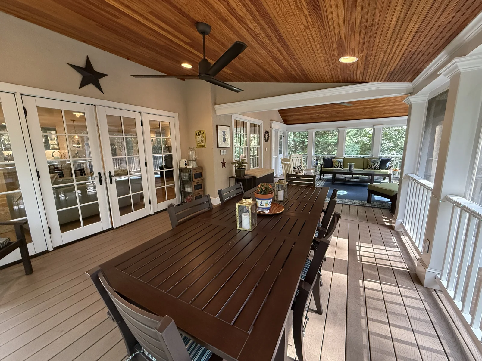 Indoor-Outdoor Living screened porch
